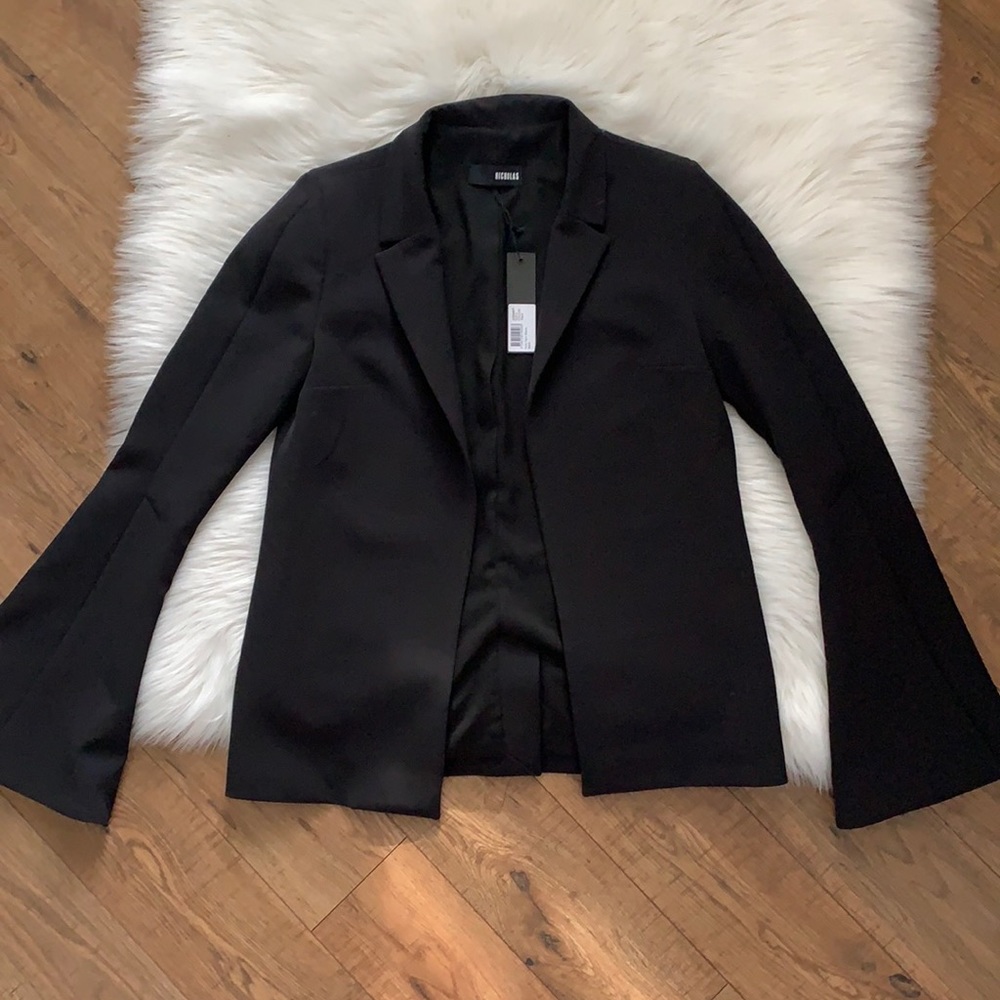 NWT NICHOLAS The Label Paris Flare Sleeve Black Open Front Blazer Womens 4